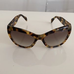 Prada Sunglasses 🕶